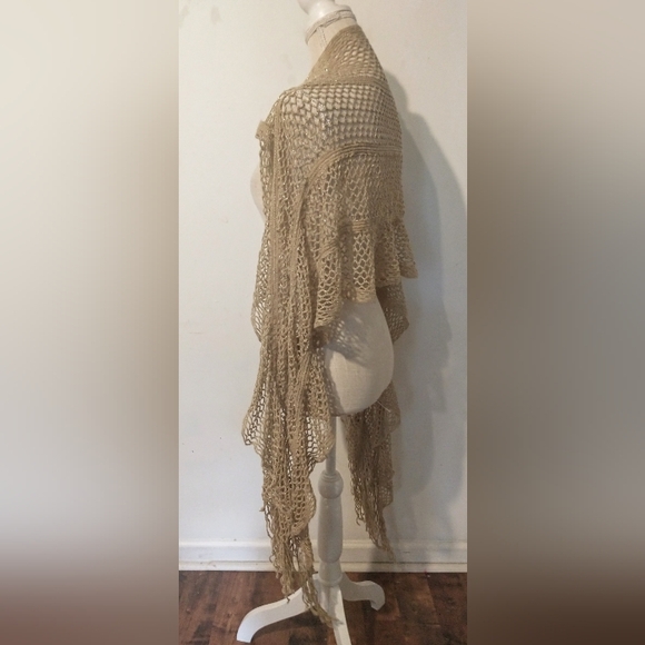 Beautiful Vintage Crocheted Shawl or Scarf - Sand w/ Sparkles - Picture 5 of 8